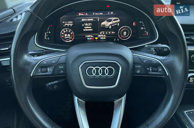 Внедорожник / Кроссовер Audi Q7 2015 в 