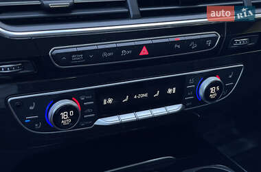 Внедорожник / Кроссовер Audi Q7 2015 в 