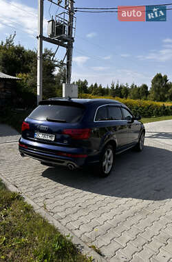Позашляховик / Кросовер Audi Q7 2011 в 