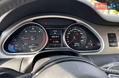Позашляховик / Кросовер Audi Q7 2011 в 