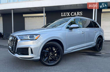 Позашляховик / Кросовер Audi Q7 2019 в 