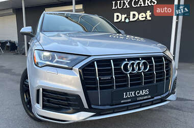 Позашляховик / Кросовер Audi Q7 2019 в 