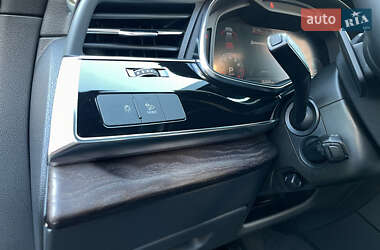 Позашляховик / Кросовер Audi Q7 2019 в 