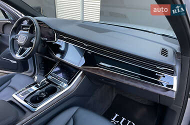 Позашляховик / Кросовер Audi Q7 2019 в 