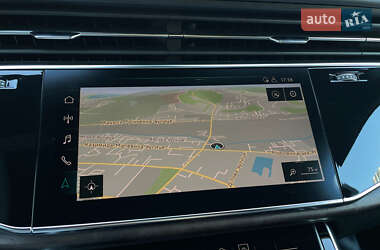 Позашляховик / Кросовер Audi Q7 2019 в 