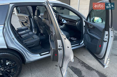 Позашляховик / Кросовер Audi Q7 2019 в 