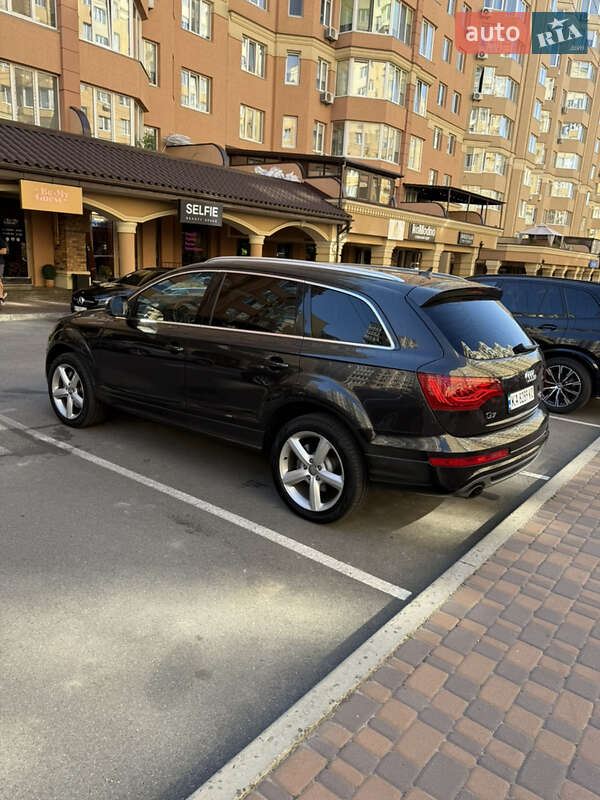 Внедорожник / Кроссовер Audi Q7 2013 в Киеве