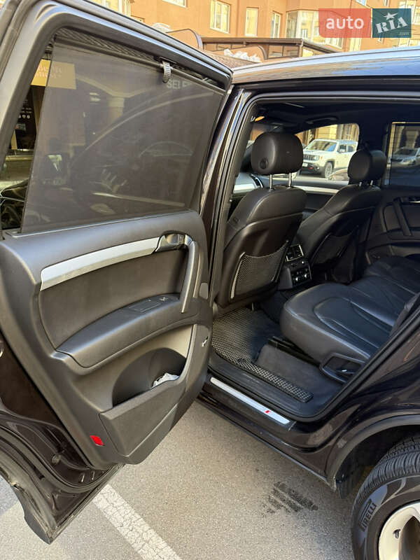 Внедорожник / Кроссовер Audi Q7 2013 в Киеве