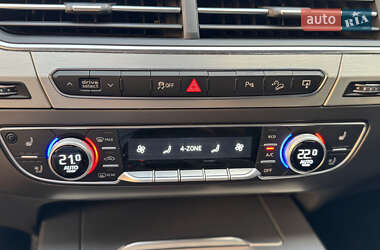 Внедорожник / Кроссовер Audi Q7 2015 в 