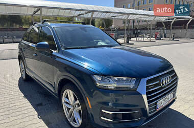 Внедорожник / Кроссовер Audi Q7 2018 в 