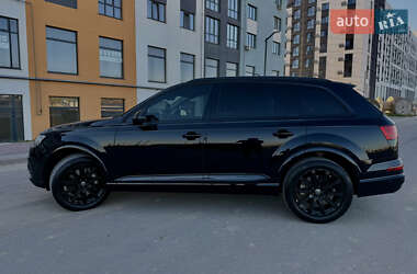 Внедорожник / Кроссовер Audi Q7 2017 в 