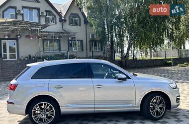 Позашляховик / Кросовер Audi Q7 2017 в 