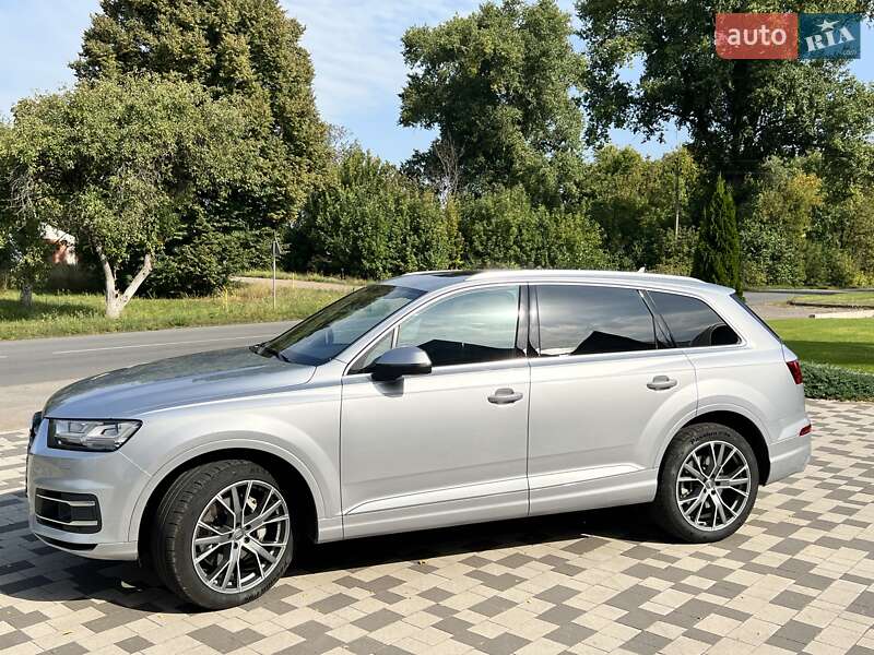 Внедорожник / Кроссовер Audi Q7 2017 в Нежине