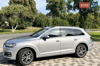 Позашляховик / Кросовер Audi Q7 2017 в 