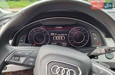 Позашляховик / Кросовер Audi Q7 2018 в 