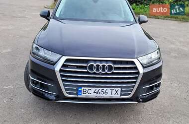 Позашляховик / Кросовер Audi Q7 2018 в 