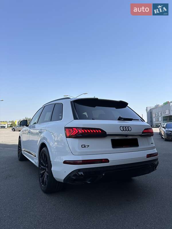 Позашляховик / Кросовер Audi Q7 2022 в Києві