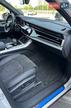 Позашляховик / Кросовер Audi Q7 2022 в 