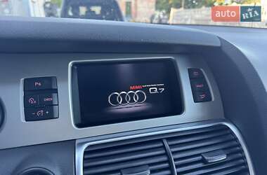 Позашляховик / Кросовер Audi Q7 2015 в 