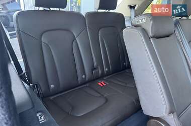 Позашляховик / Кросовер Audi Q7 2015 в 