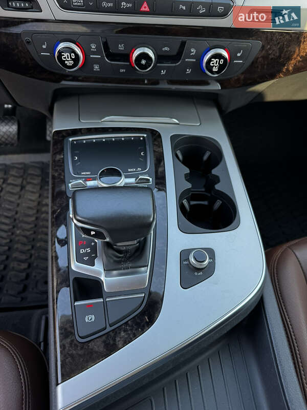 Позашляховик / Кросовер Audi Q7 2019 в Черкасах