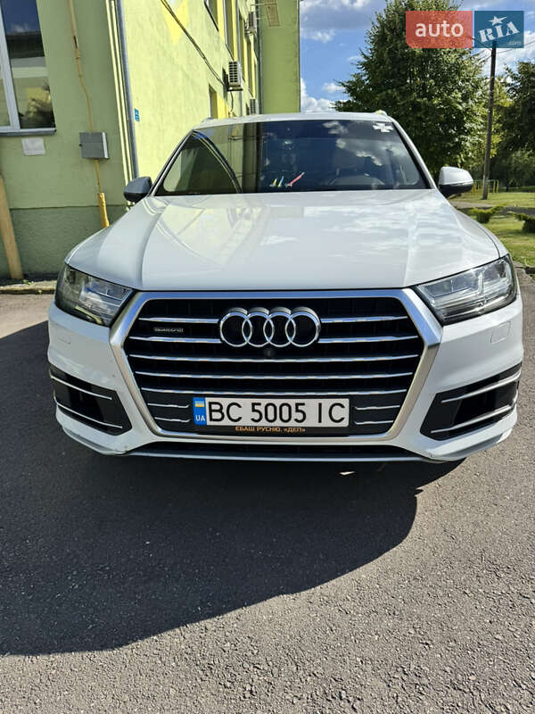 Позашляховик / Кросовер Audi Q7 2016 в Дрогобичі