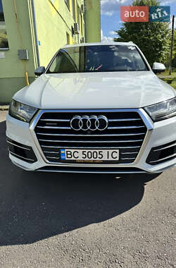 Позашляховик / Кросовер Audi Q7 2016 в 