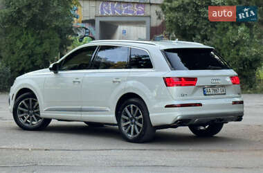 Позашляховик / Кросовер Audi Q7 2016 в 