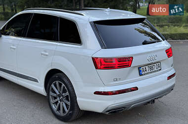 Позашляховик / Кросовер Audi Q7 2016 в 