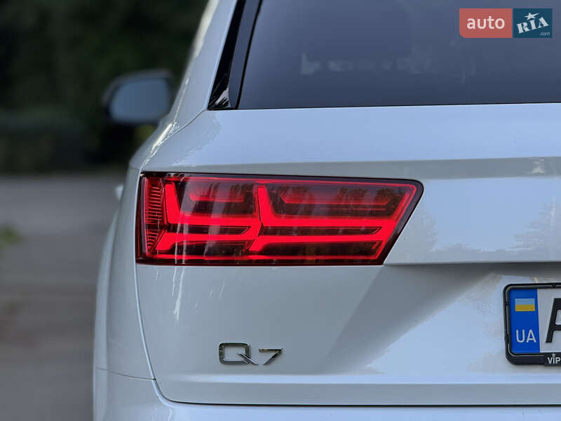 Позашляховик / Кросовер Audi Q7 2016 в Києві фото 22 Позашляховик / Кросовер Audi Q7 2016 в Києві