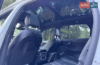 Позашляховик / Кросовер Audi Q7 2016 в 