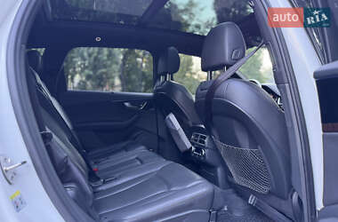 Позашляховик / Кросовер Audi Q7 2016 в 