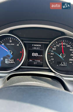 Позашляховик / Кросовер Audi Q7 2011 в 
