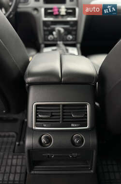 Внедорожник / Кроссовер Audi Q7 2011 в 