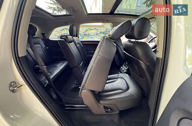 Позашляховик / Кросовер Audi Q7 2012 в 