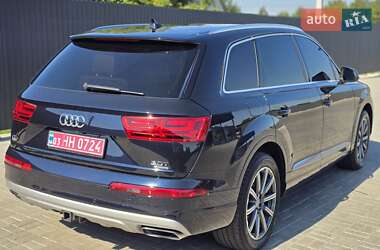 Внедорожник / Кроссовер Audi Q7 2016 в 