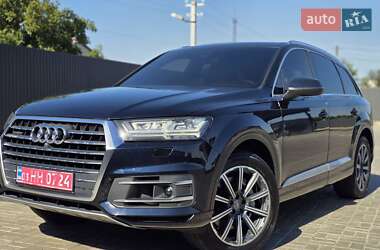 Внедорожник / Кроссовер Audi Q7 2016 в 