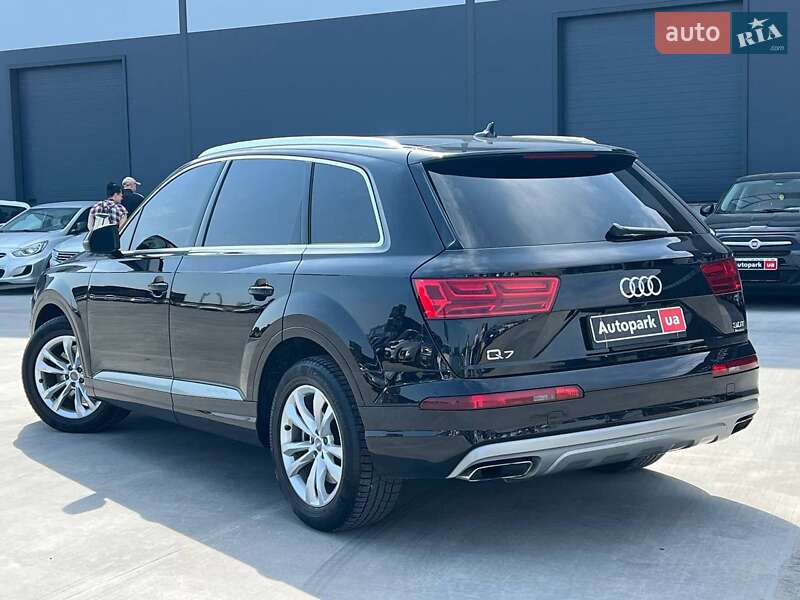 Позашляховик / Кросовер Audi Q7 2017 в Львові