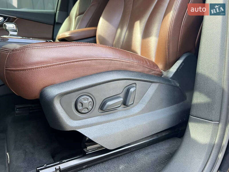 Позашляховик / Кросовер Audi Q7 2017 в Львові