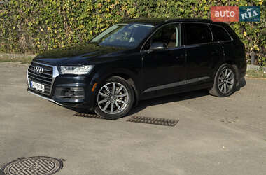 Внедорожник / Кроссовер Audi Q7 2017 в 