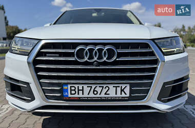 Позашляховик / Кросовер Audi Q7 2016 в 