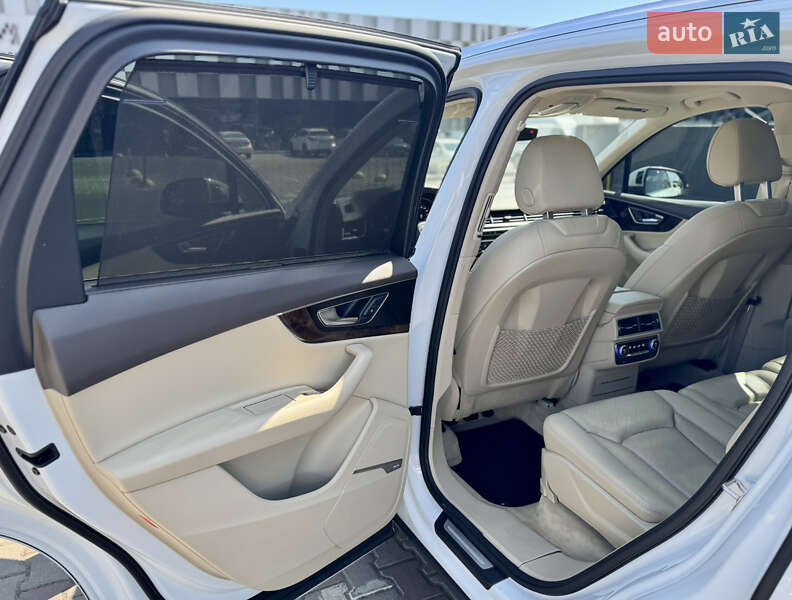 Внедорожник / Кроссовер Audi Q7 2016 в Одессе