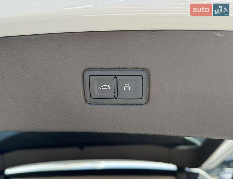 Внедорожник / Кроссовер Audi Q7 2016 в Одессе