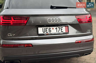 Внедорожник / Кроссовер Audi Q7 2018 в 