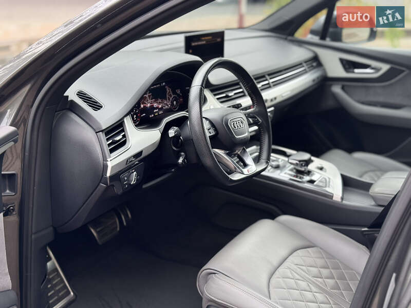 Внедорожник / Кроссовер Audi Q7 2018 в Яремче