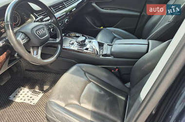 Внедорожник / Кроссовер Audi Q7 2015 в 