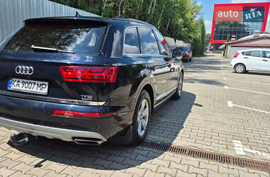 Внедорожник / Кроссовер Audi Q7 2015 в 