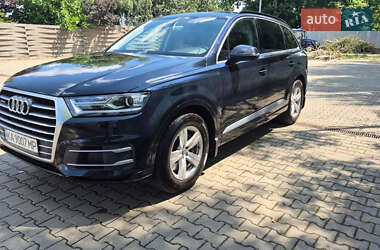Внедорожник / Кроссовер Audi Q7 2015 в 