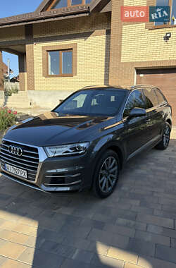 Позашляховик / Кросовер Audi Q7 2018 в Бучі