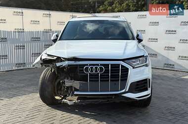 Внедорожник / Кроссовер Audi Q7 2021 в 